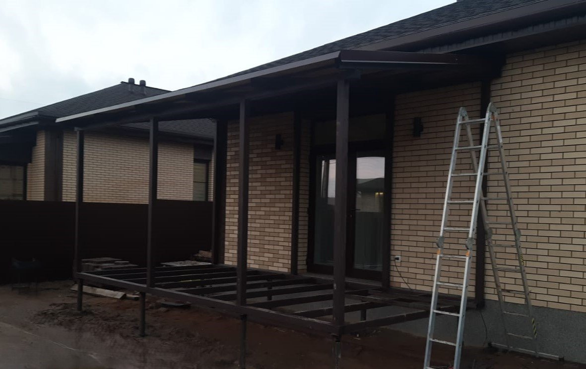 Односкатный навес к дому для террасы